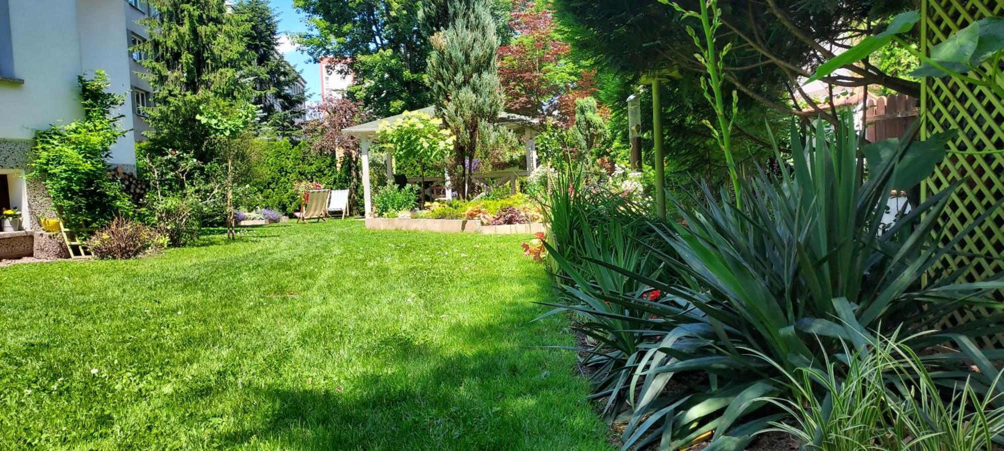 Hidden Gem Garden Leilighet Krasków Eksteriør bilde